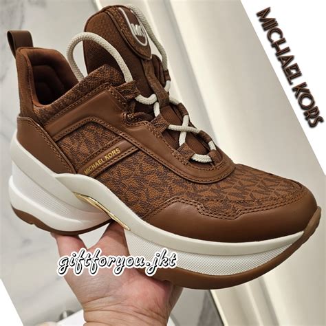 sepatu michael kors wanita